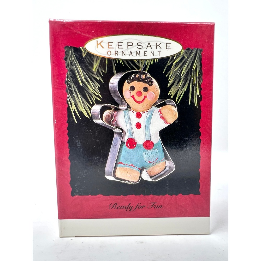 1993 Hallmark Keepsake Ornament Ready for Fun Gingerbread Cookie Cutter QX5124